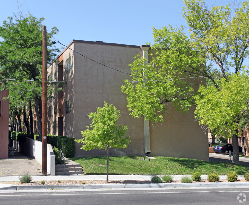 Foto del edificio - 1616 Dr Martin Luther King Jr Ave NE