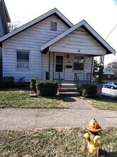 Building Photo - 902 Taylor Ave