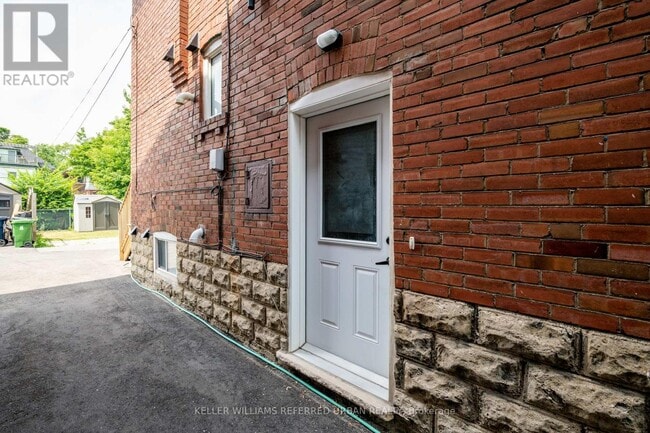 Building Photo - 36 Winona Dr