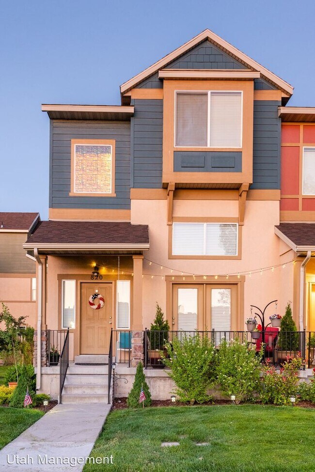 Building Photo - 2 br, 2.5 bath House - 820 North Shepard C...