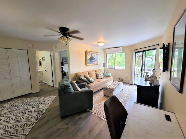 Building Photo - Norfolk!! 1 bed, 1 bath 1 parking down pri...