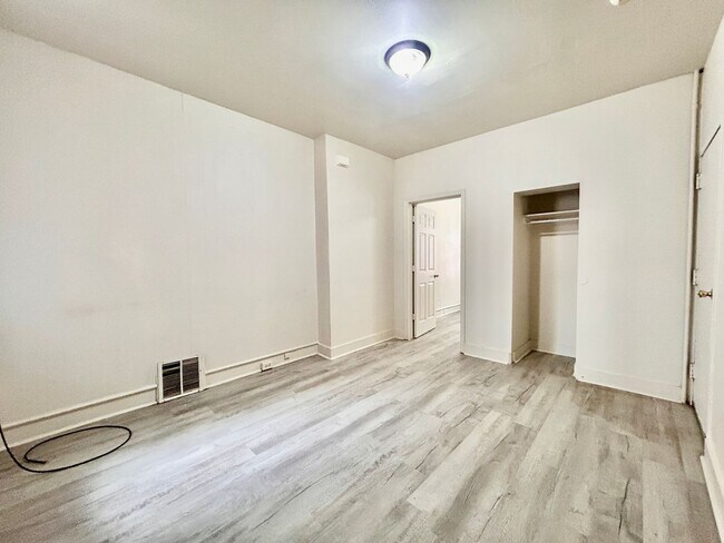 Foto del edificio - 644 E Chestnut St