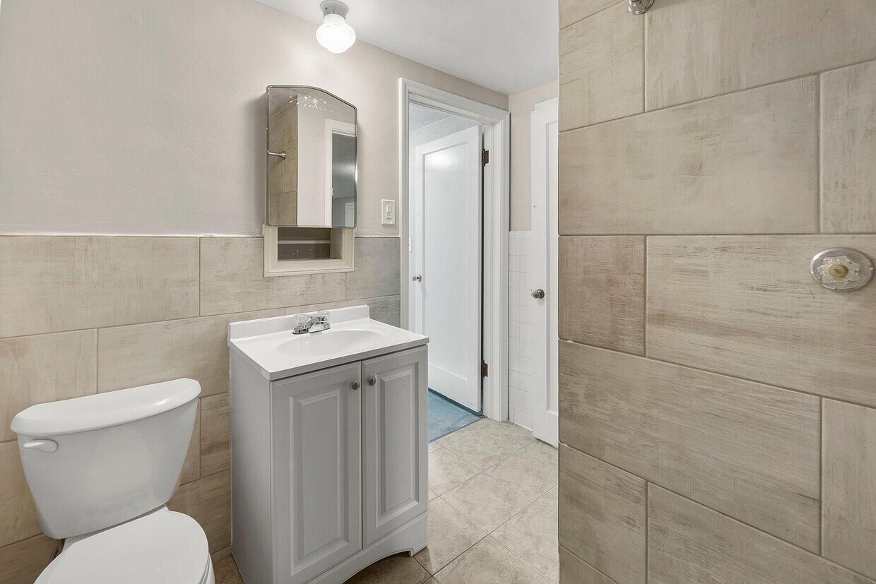 Foto principal - 600 W Main St