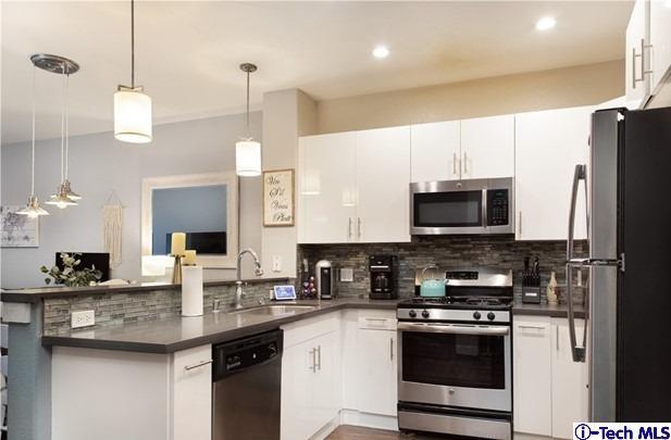 Foto del edificio - 24507 Town Center Dr