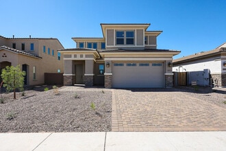 Building Photo - 7677 W Smoketree Dr