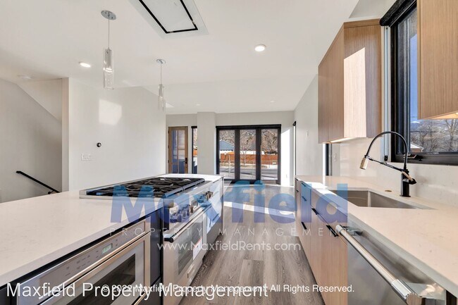 Foto del edificio - 2 br, 2 bath House - 1802 South 2100 East