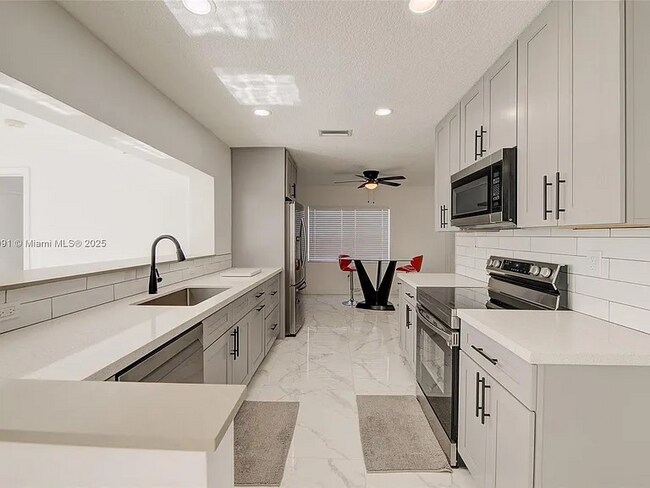 Foto del edificio - 5030 NW 41st Ct