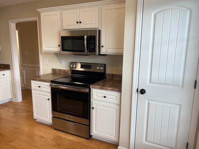 Building Photo - 476 Tarsel Ct