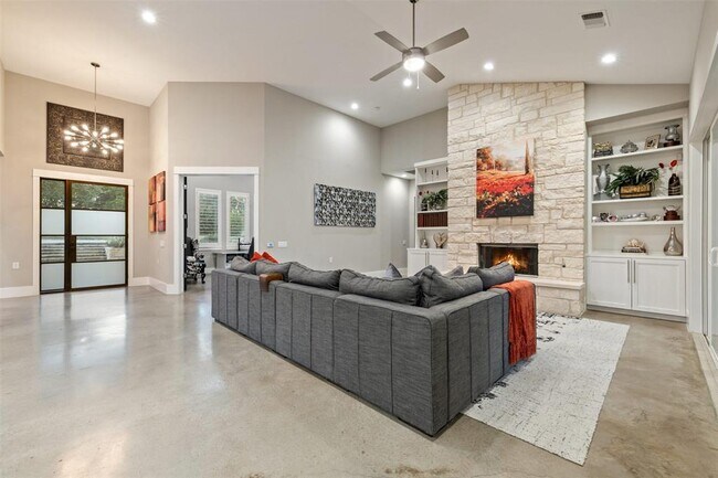 Foto del edificio - 3801 Peak Lookout Dr