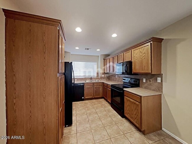 Building Photo - 3614 W Vineyard Rd