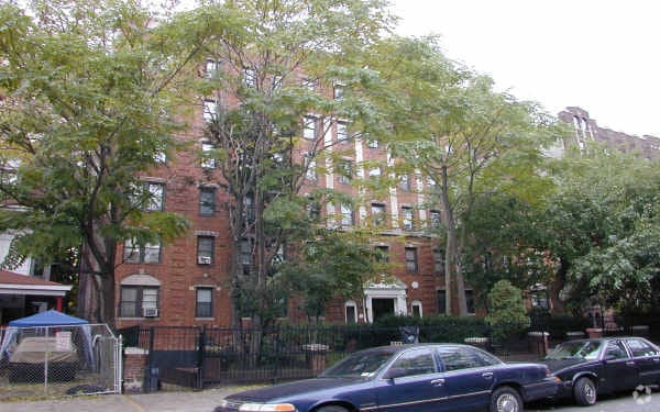 Primary Photo - 80 Lenox Rd
