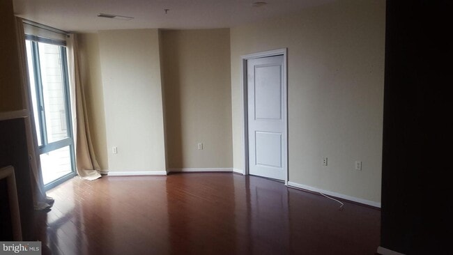 Building Photo - 851 N Glebe Rd