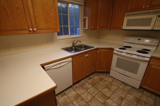 Foto del edificio - Cat Friendly 3 bedroom Townhome in Provo