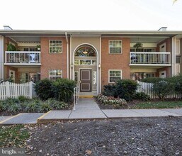 Building Photo - 1944 Kennedy Dr