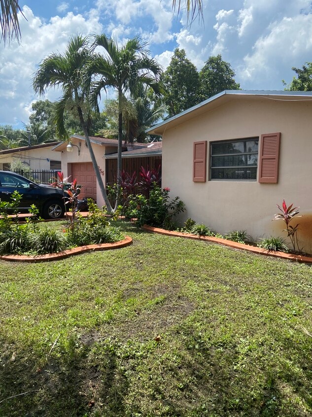 Photo - 255 NE 164th Ter (Miami, FL)