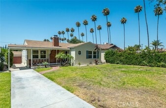 1648 W Kenneth Rd