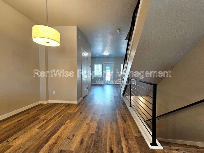 Foto del edificio - 3541 N Waterhouse Ln