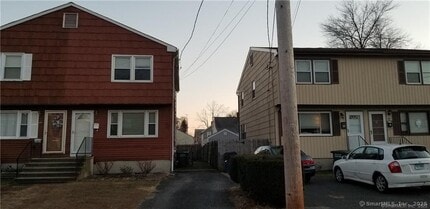 Building Photo - 104 Yacht St
