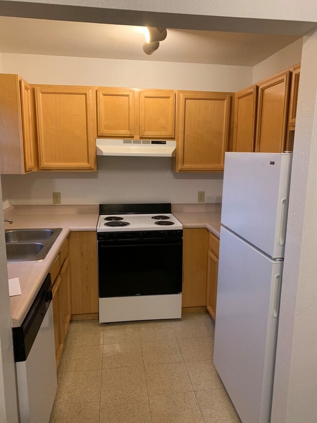 Building Photo - Ladera Apartments