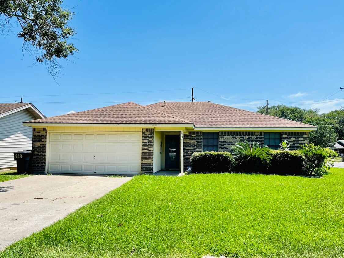 Foto principal - 819 S 5th St