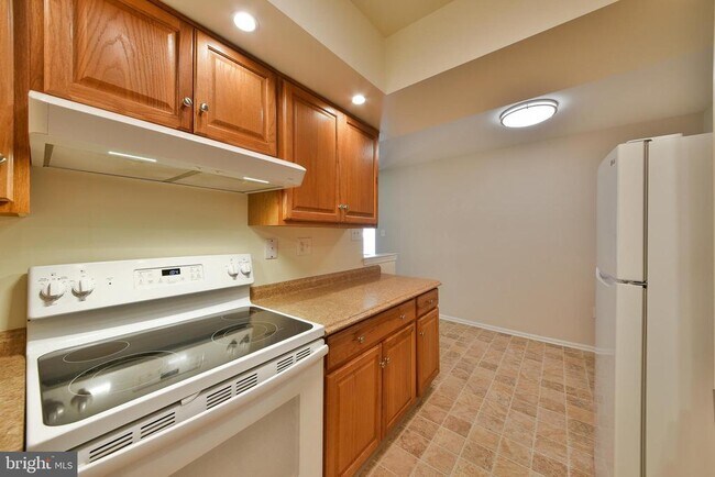 Building Photo - 108 Rue Charmille Rd