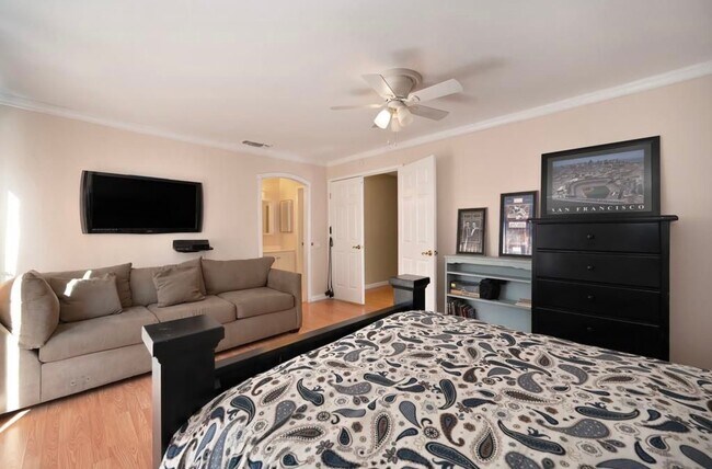 Foto del edificio - 9348 Blue Oak Dr
