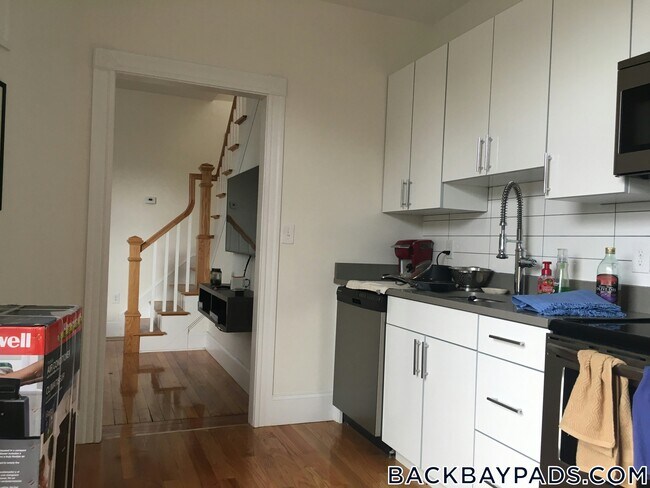 Building Photo - 499 Beacon St