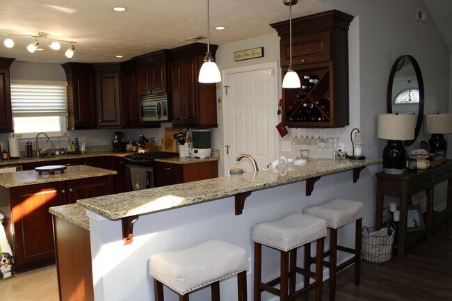 Foto del edificio - 3 BD/2BA Beautiful Single family home in V...