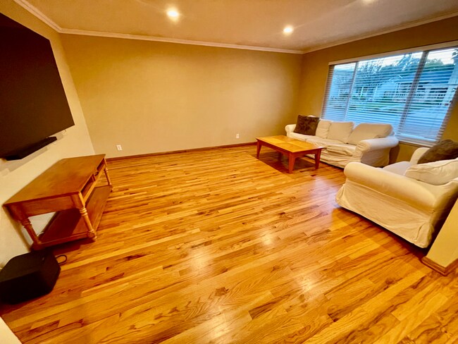 Building Photo - 4888 Wellington Park Dr