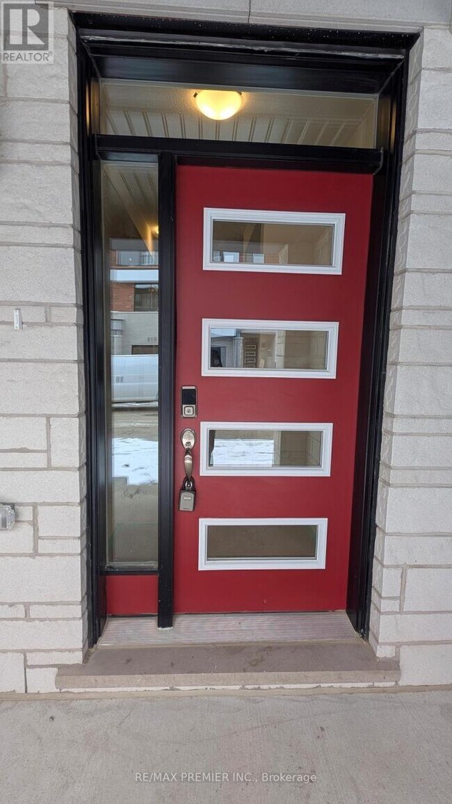 Building Photo - 11 Pearen Ln