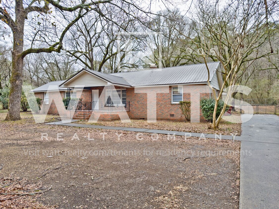 Foto principal - 3 Bedroom 2 Bath Home in Pinson