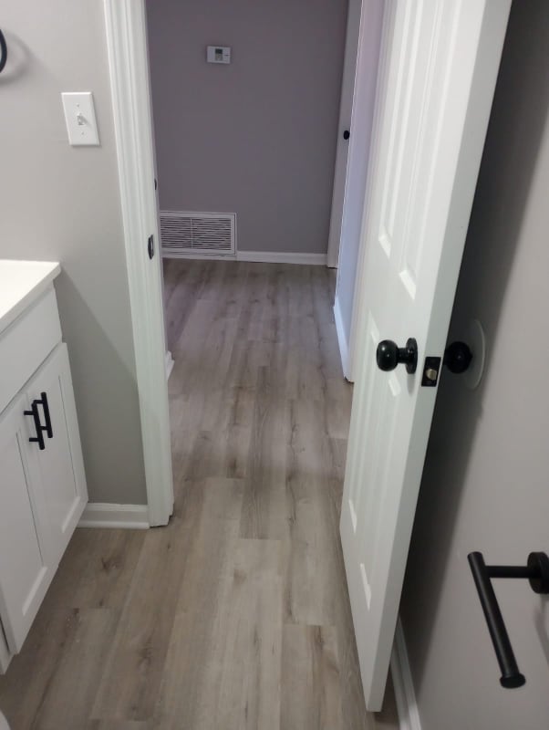 Foto del edificio - 215 Snead Dr