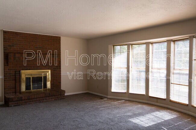 Building Photo - 5095 Taylor Ave
