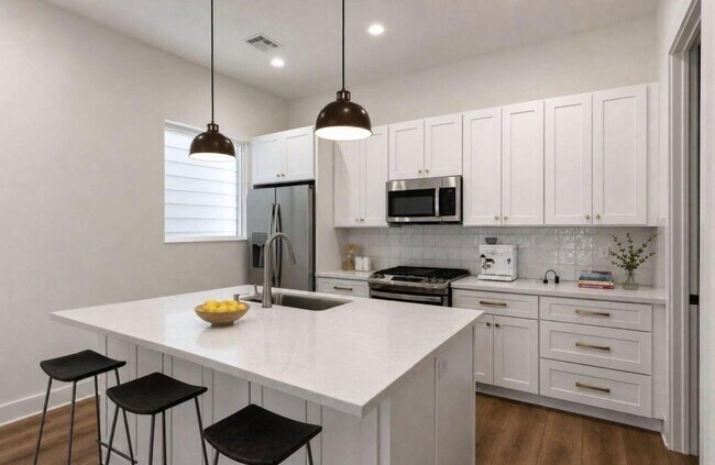Foto del edificio - 2806 Versailles Oak Ln