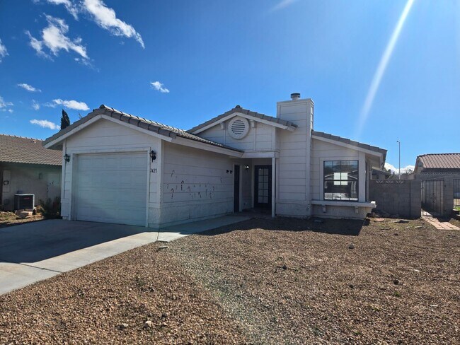 Foto del edificio - One Story Home