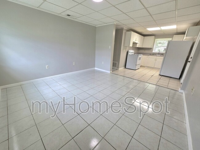 Building Photo - 56 Norwood Dr