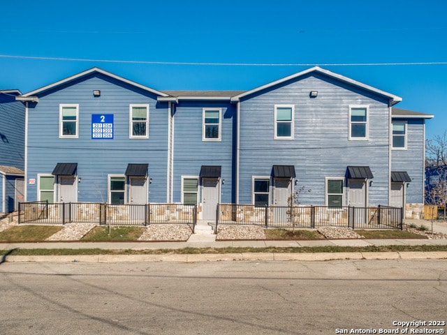 Photo - 143 Lucas St-