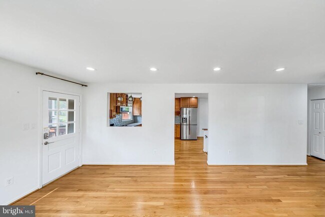 Foto del edificio - 7411 Tillman Dr