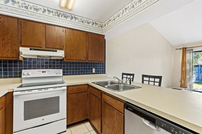Foto del edificio - Spacious Marchwood Townhouse