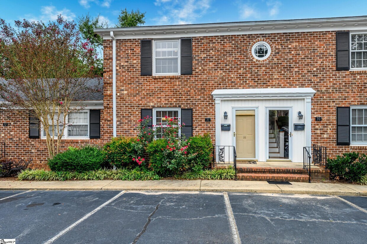 Foto principal - 815 Edwards Rd
