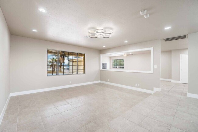 Building Photo - Welcome to your dream home!
