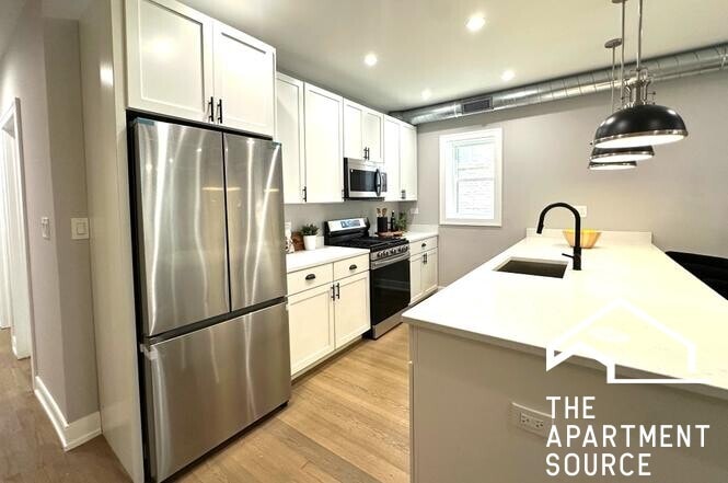 Foto principal - 2641 W Carmen Ave