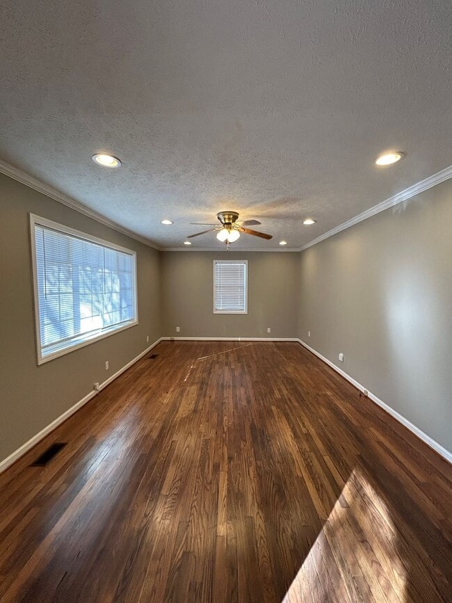 Foto del edificio - 125 Mitchell Rd