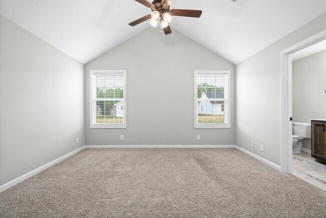 Building Photo - 1494 Fredrick Dr