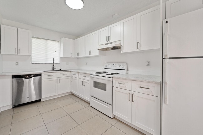 Building Photo - 11879 Sturbridge Ln