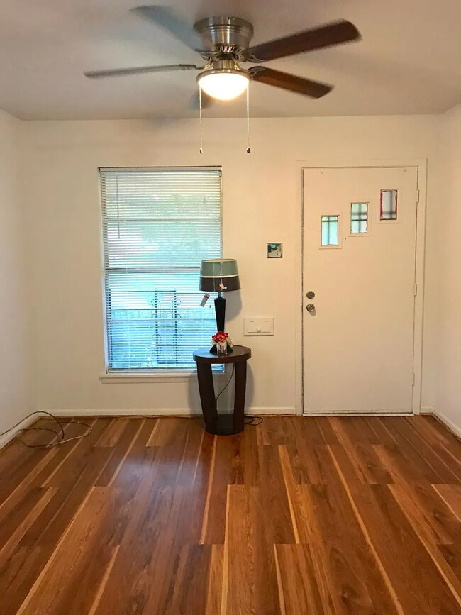 Living Room - 720 Faulkner Ln