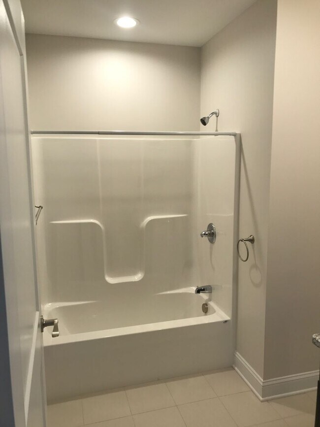 Foto del edificio - Stunning 1-Bedroom Apartment in the Heart of Schenectady!