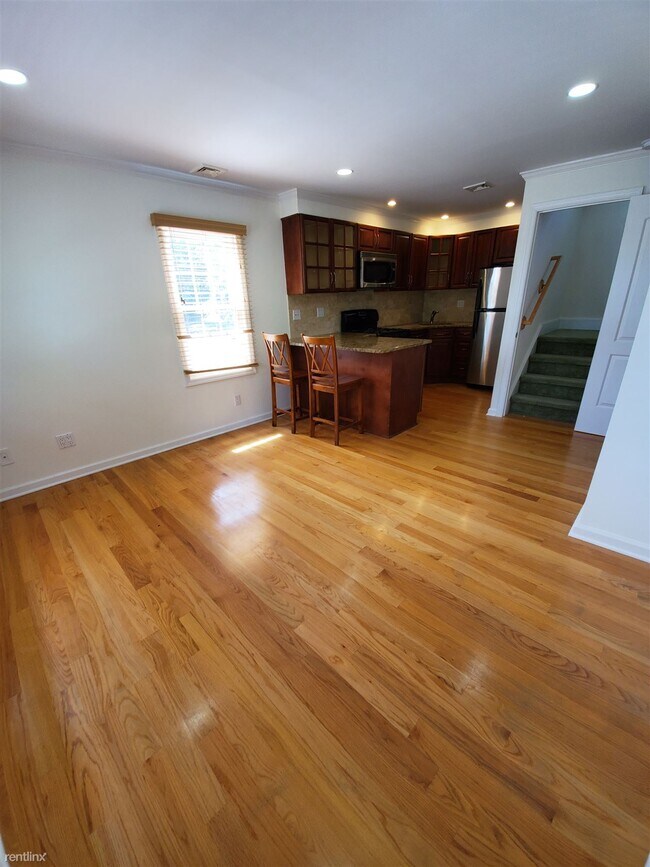 Building Photo - 1 br, 1 bath Condo - 24 Kirkham Pl Apt 2