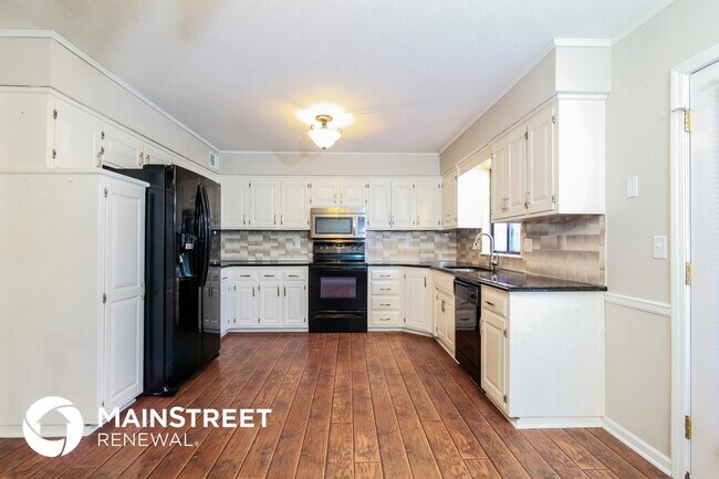 Building Photo - 14501 St Andrews Dr
