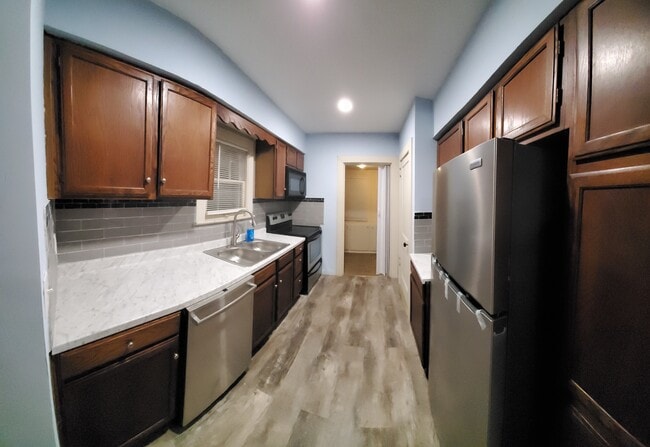 Kitchen - 4216 Adams St